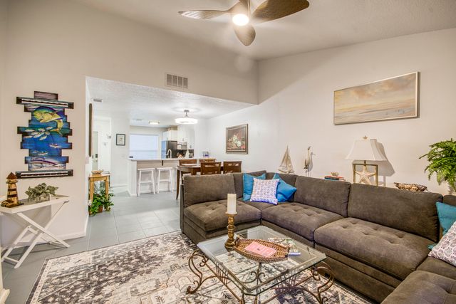178 Pinewood Court, Jupiter, FL 33458