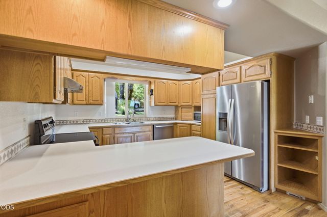 410 Lancelot Lane, Merlin, OR 97532