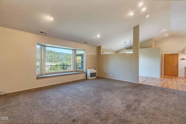 410 Lancelot Lane, Merlin, OR 97532