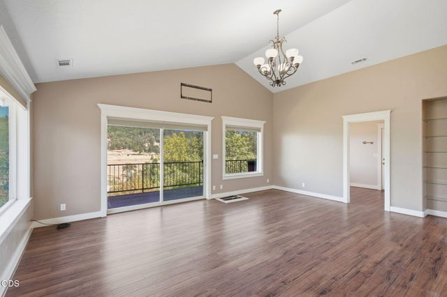 410 Lancelot Lane, Merlin, OR 97532