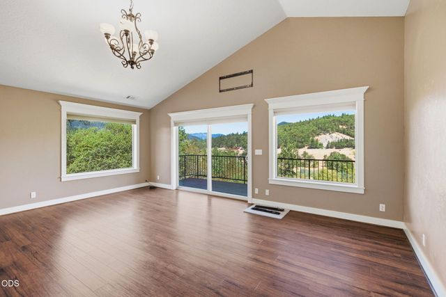 410 Lancelot Lane, Merlin, OR 97532