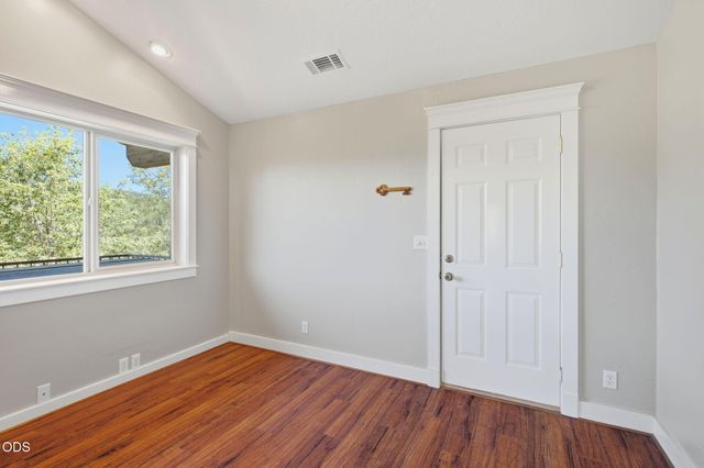 410 Lancelot Lane, Merlin, OR 97532