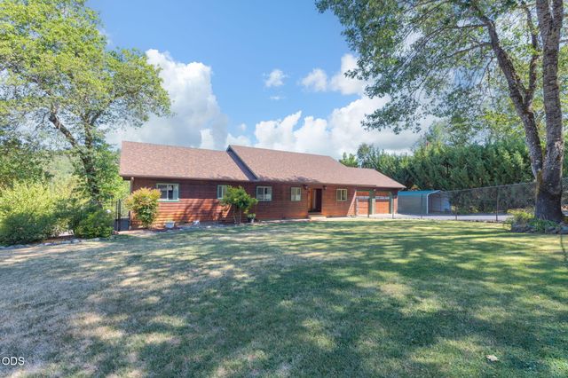 410 Lancelot Lane, Merlin, OR 97532