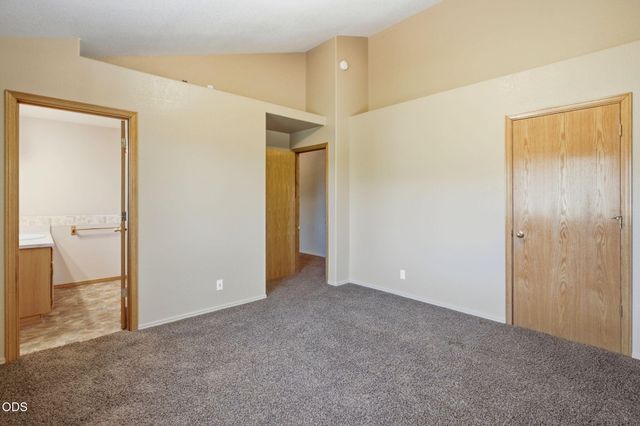 410 Lancelot Lane, Merlin, OR 97532