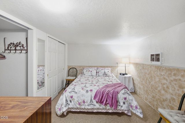 410 Lancelot Lane, Merlin, OR 97532