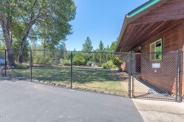 410 Lancelot Lane, Merlin, OR 97532