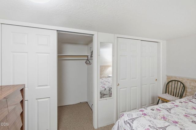410 Lancelot Lane, Merlin, OR 97532
