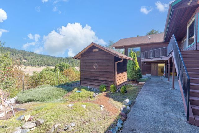 410 Lancelot Lane, Merlin, OR 97532