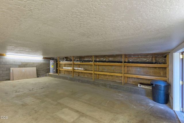 410 Lancelot Lane, Merlin, OR 97532