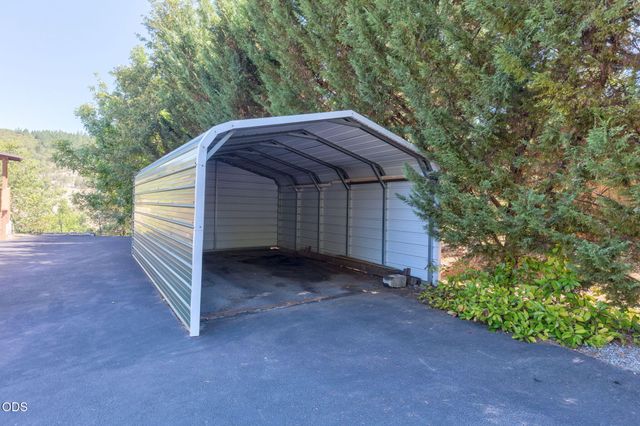 410 Lancelot Lane, Merlin, OR 97532
