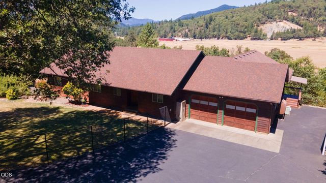 410 Lancelot Lane, Merlin, OR 97532