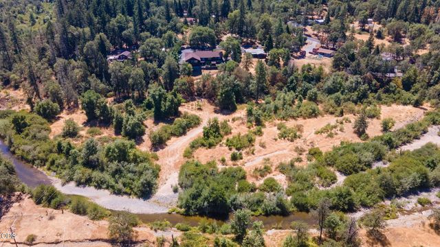 410 Lancelot Lane, Merlin, OR 97532