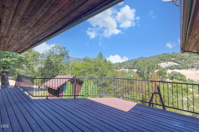 410 Lancelot Lane, Merlin, OR 97532