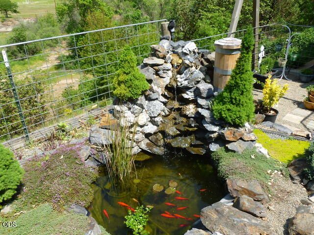 410 Lancelot Lane, Merlin, OR 97532
