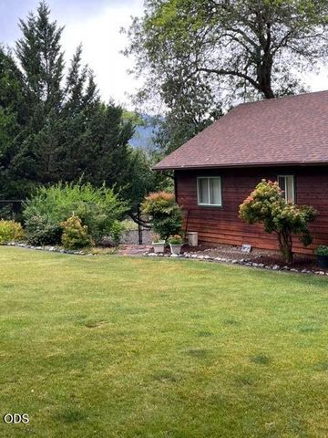410 Lancelot Lane, Merlin, OR 97532