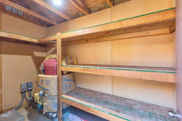 410 Lancelot Lane, Merlin, OR 97532