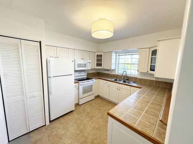 234 Oleander Avenue 1, Palm Beach, FL 33480