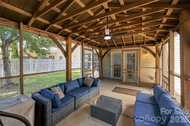 15110 Redwood Valley Lane, Charlotte, NC 28277
