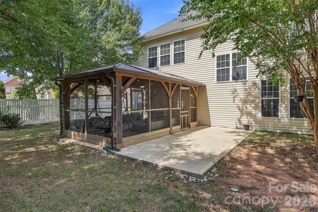 15110 Redwood Valley Lane, Charlotte, NC 28277