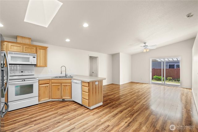 7101 33rd Way NE, Lacey, WA 98516