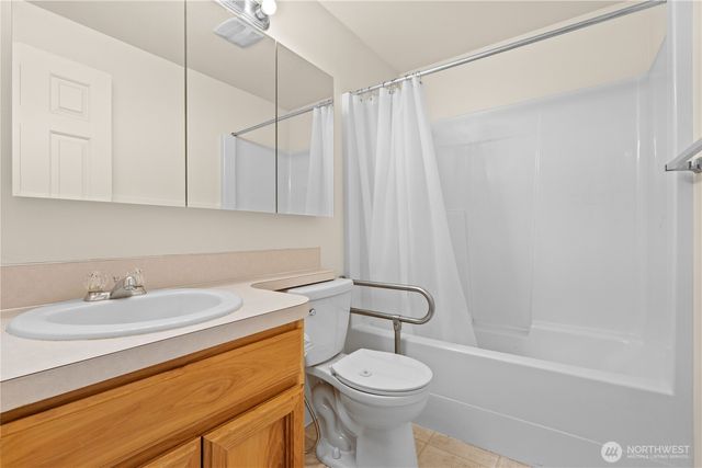 7101 33rd Way NE, Lacey, WA 98516