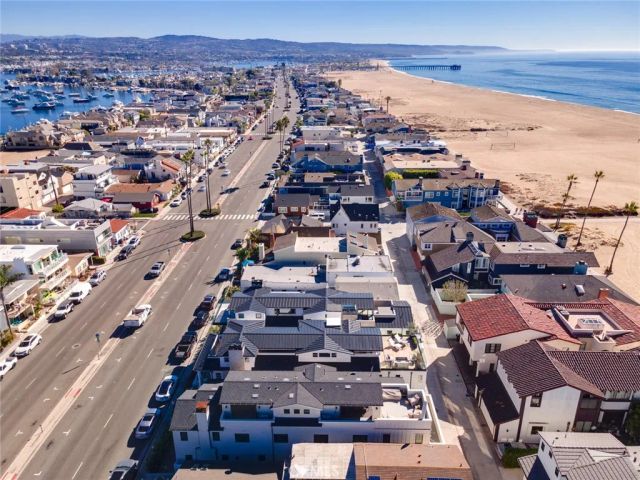 1025 W Balboa Boulevard, Newport Beach, CA 92661