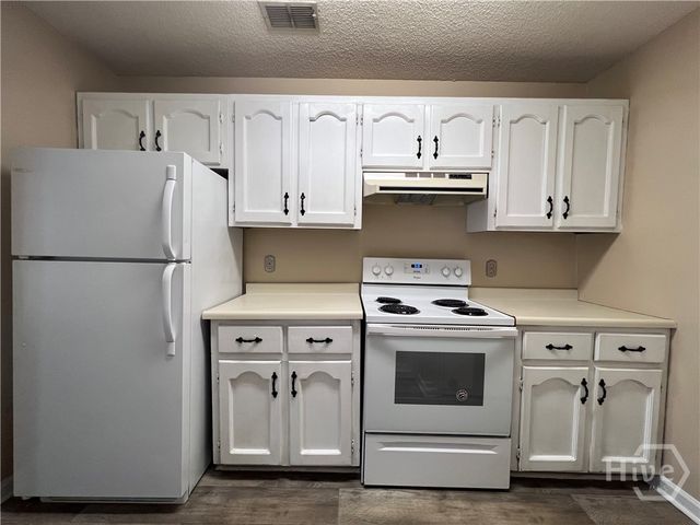 2505 W Broad Street 422, Athens, GA 30606