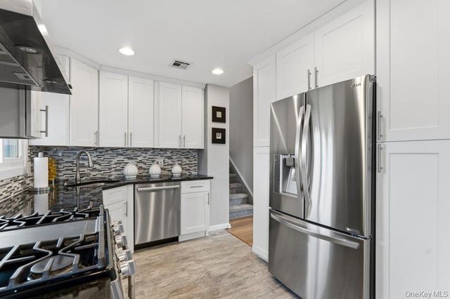 282 W 22nd Street, Deer Park, NY 11729