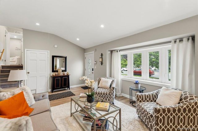282 W 22nd Street, Deer Park, NY 11729