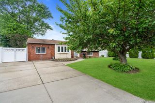 282 W 22nd Street, Deer Park, NY 11729