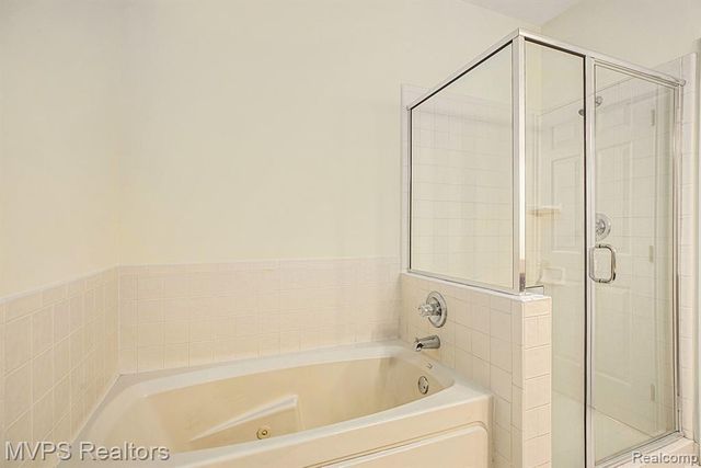 42640 Park Cresent Drive, Sterling Heights, MI 48313