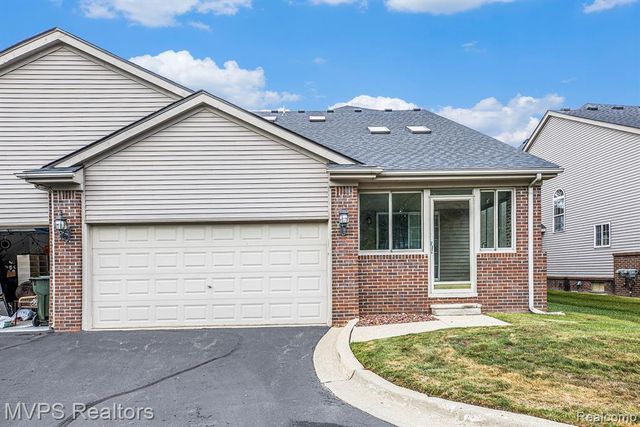 42640 Park Cresent Drive, Sterling Heights, MI 48313