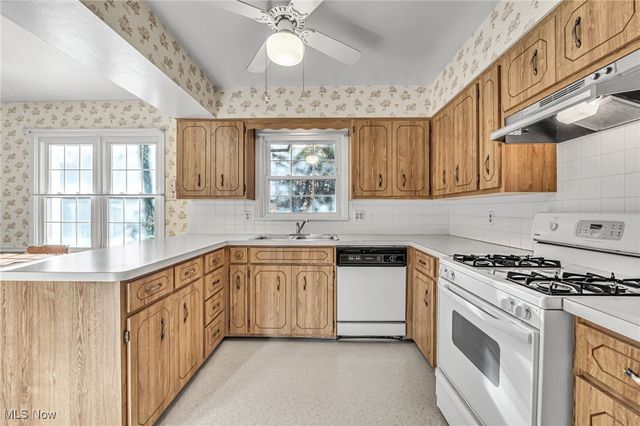 35690 Solon Road, Solon, OH 44139