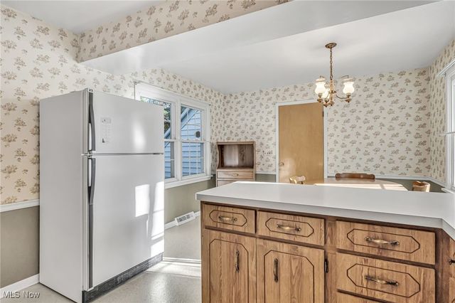 35690 Solon Road, Solon, OH 44139