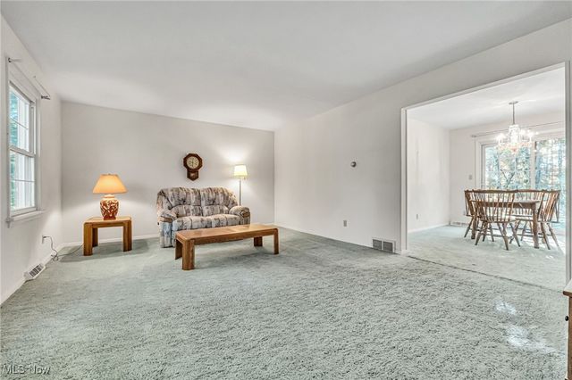 35690 Solon Road, Solon, OH 44139