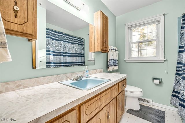 35690 Solon Road, Solon, OH 44139