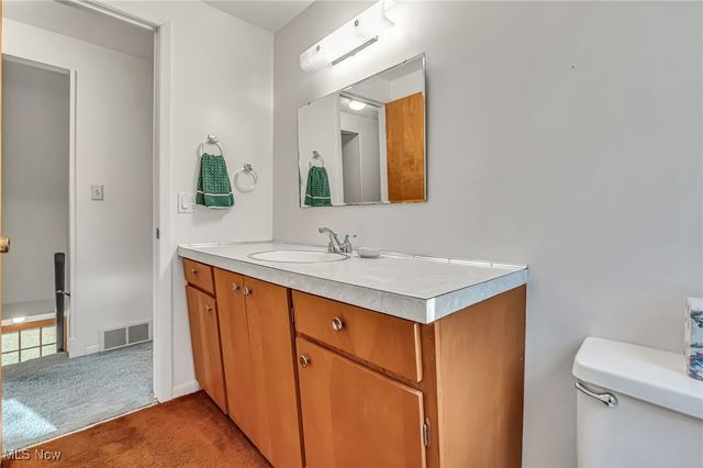 35690 Solon Road, Solon, OH 44139