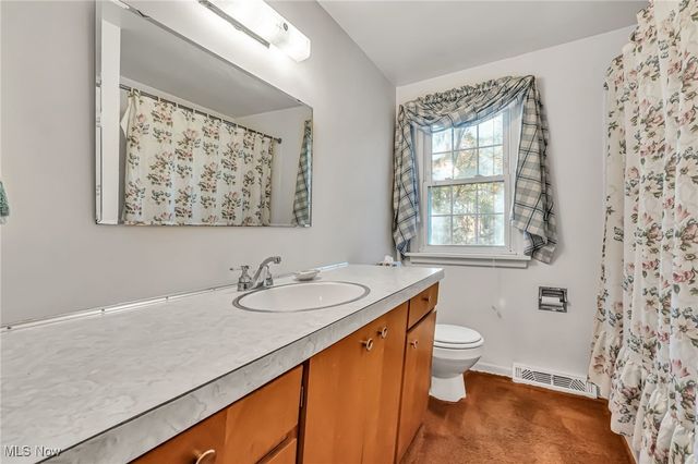 35690 Solon Road, Solon, OH 44139