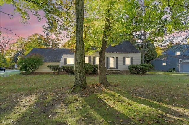 35690 Solon Road, Solon, OH 44139