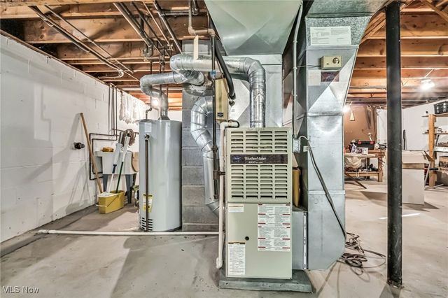 35690 Solon Road, Solon, OH 44139