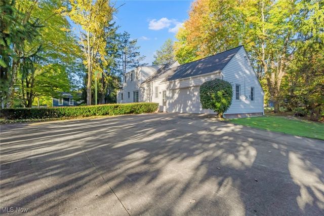 35690 Solon Road, Solon, OH 44139