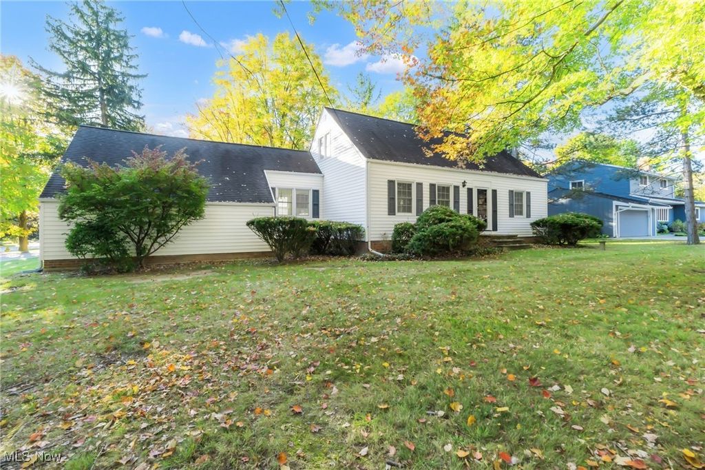 35690 Solon Road, Solon, OH 44139