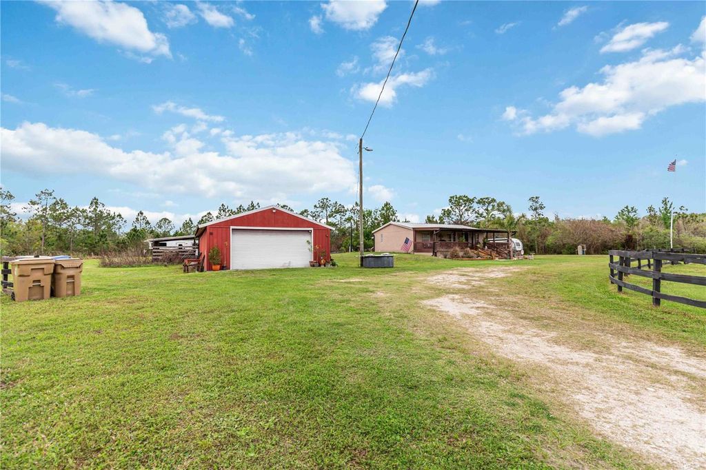 Image 4 of property listing at 4710 BRIAR PATCH LANE, St Cloud, FL 34771
