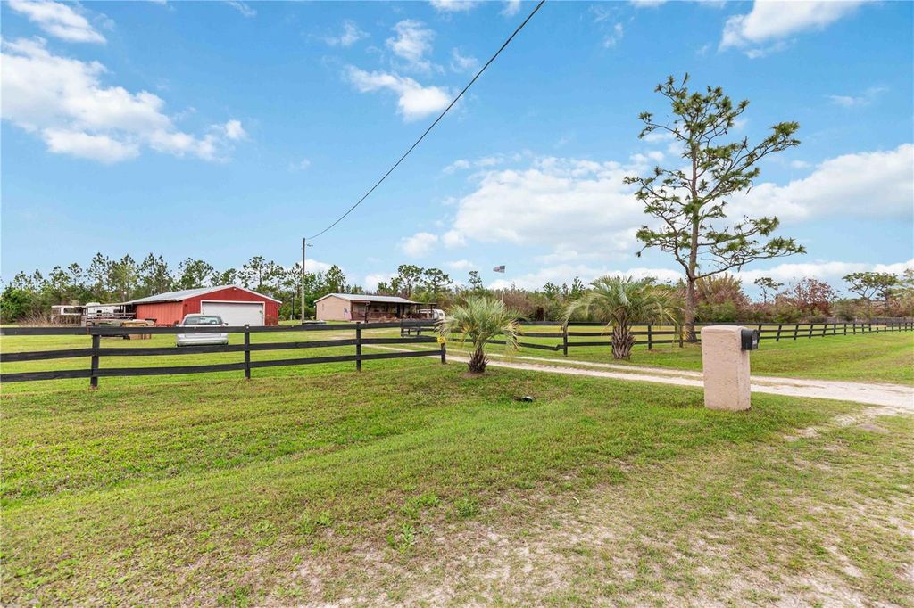 Image 6 of property listing at 4710 BRIAR PATCH LANE, St Cloud, FL 34771