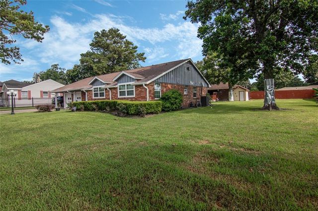 8017 Lanham Lane, Houston, TX 77075