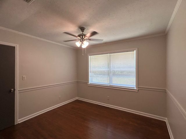 106 Tv Rd, Dothan, AL 36301
