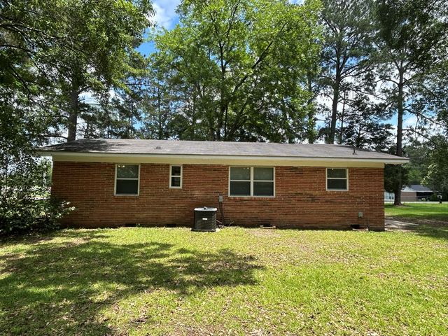 106 Tv Rd, Dothan, AL 36301