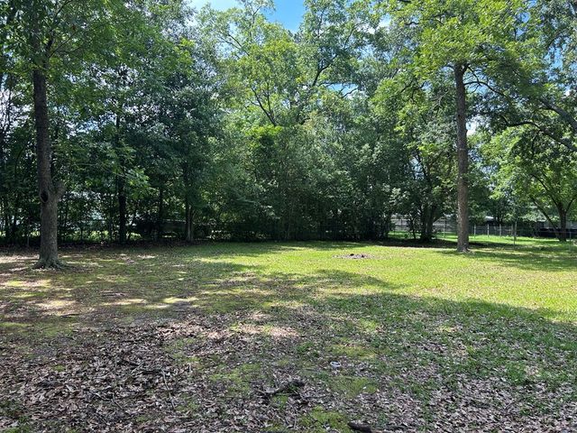 106 Tv Rd, Dothan, AL 36301