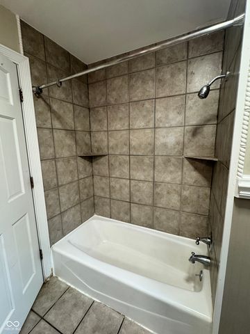 7425 Dean Road, Indianapolis, IN 46240