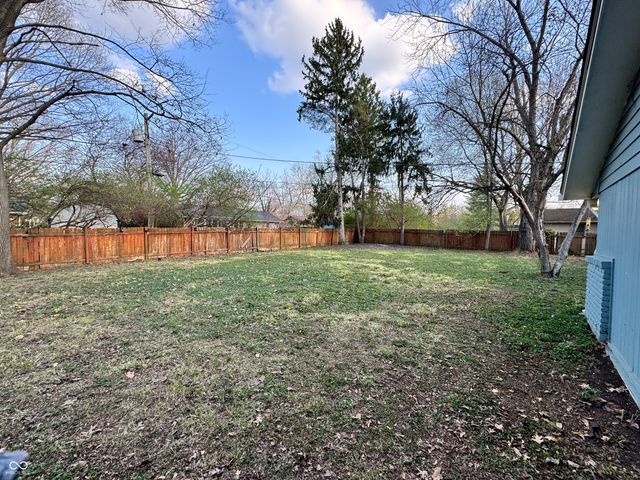 7425 Dean Road, Indianapolis, IN 46240